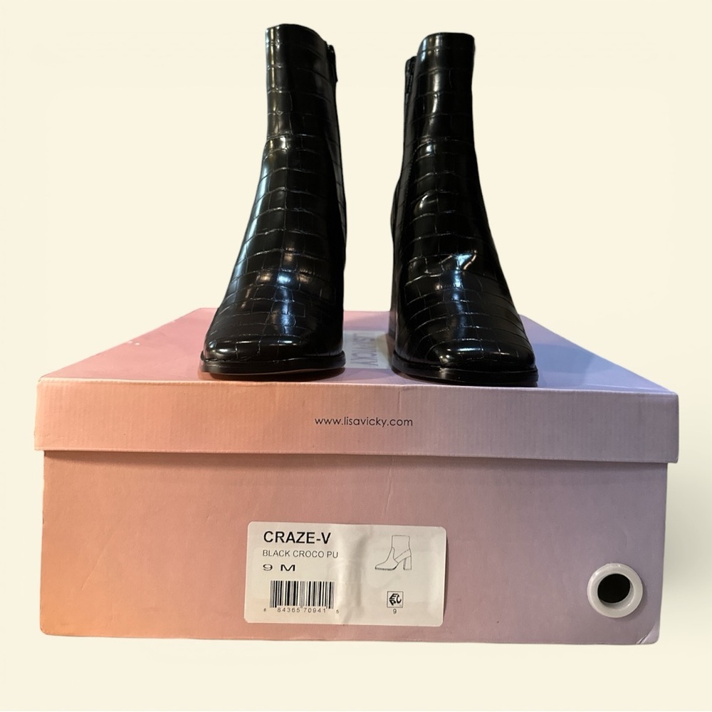 Lisa Vicky Craze-V Black Croc Embossed Ankle Boots Size 9 New in Box - Picture 7 of 7